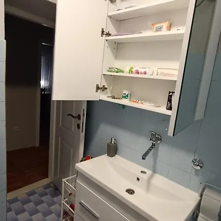 Stan Za Iznajmljivanje G I N Apartman Trebinje