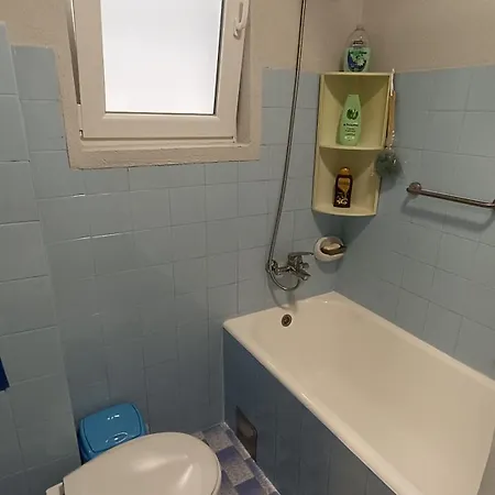 Stan Za Iznajmljivanje G I N * Trebinje