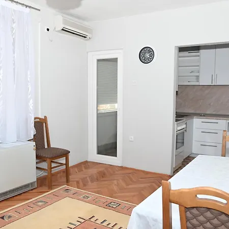 Apartman Stan Za Iznajmljivanje G I N Trebinje