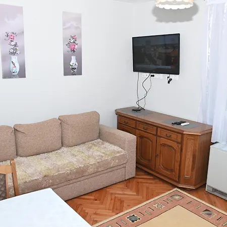 Stan Za Iznajmljivanje G I N Apartman Trebinje