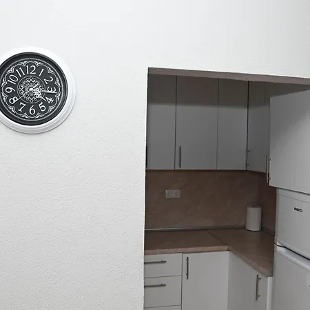Stan Za Iznajmljivanje G I N Apartman *