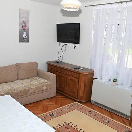 Stan Za Iznajmljivanje G I N Apartman Trebinje
