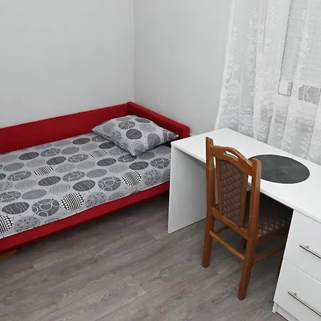 Stan Za Iznajmljivanje G I N *