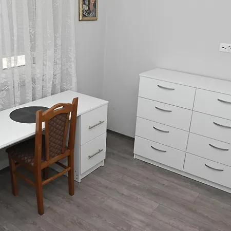 Stan Za Iznajmljivanje G I N Apartman